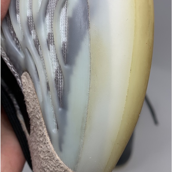 Adidas Yeezy Boost QNTM - Picture 13 of 15